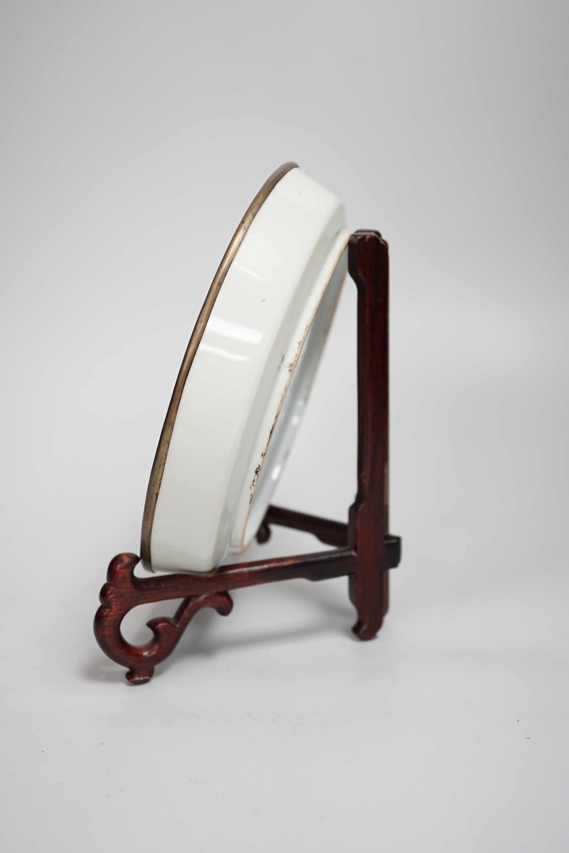 A 19th century Chinese blue and white ‘dragon’ dish and stand 18.5cm diameter